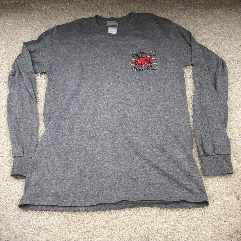 🐠 Monterey Bay Aquarium Ca  grey Long Sleeve Shirt with print on back small